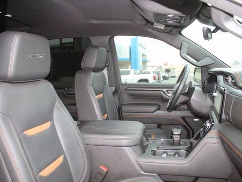 Used 2024 GMC Sierra 1500 AT4 w/ Technology Package image 17