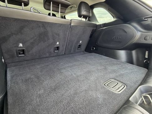 Used 2020 Jeep Cherokee Limited AWD/4WD image 16