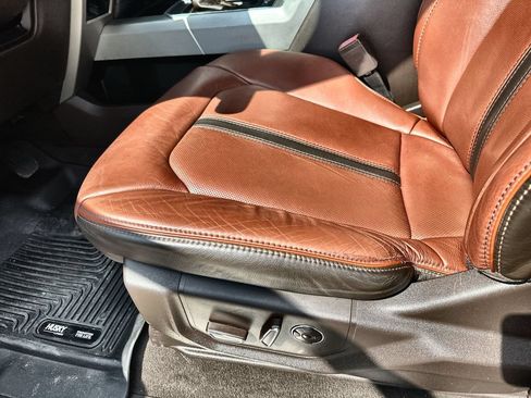 Used 2019 Ford F150 King Ranch w/ Equipment Group 601A Luxury AWD/4WD image 25