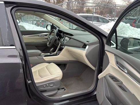 Used 2017 Cadillac XT5 Luxury w/ LPO, Wheel Lock Package image 24