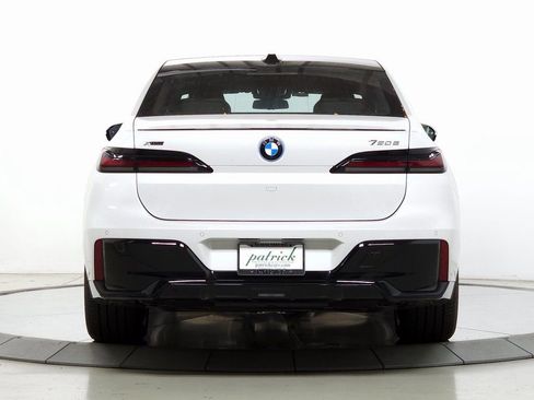New 2026 BMW 750e xDrive w/ Luxury Rear Seating Package AWD/4WD image 7
