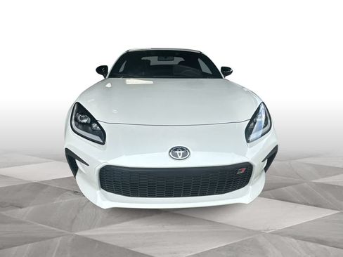 Used 2025 Toyota GR86 Premium w/ Performance Package RWD image 3