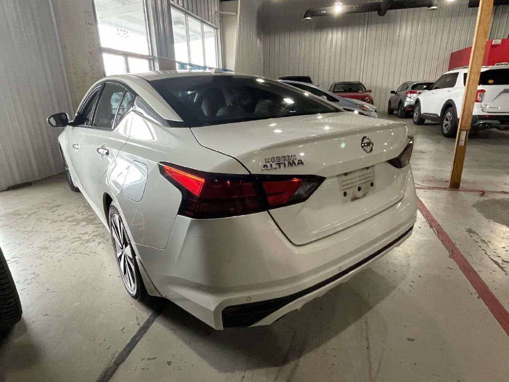 Used 2019 Nissan Altima 2.5 SL FWD image 3