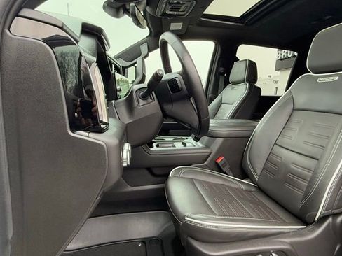 Used 2025 GMC Sierra 2500 AT4X image 17