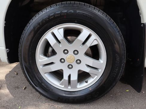 Used 2008 Mitsubishi Endeavor LS AWD/4WD image 38
