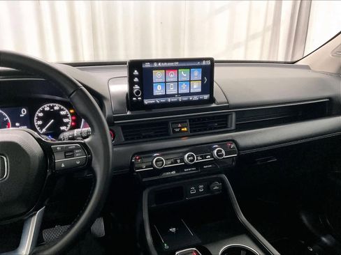 Used 2023 Honda Pilot Touring image 19