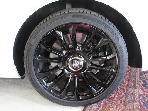 Used 2019 Rolls-Royce Dawn image 20