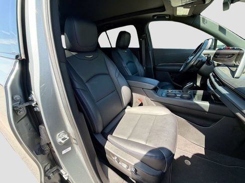 Used 2024 Cadillac XT4 Sport AWD/4WD image 33