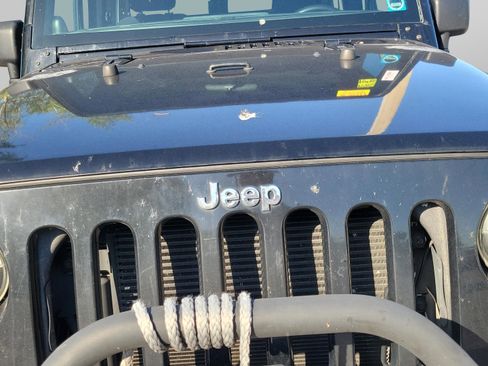 Used 2013 Jeep Wrangler Sport w/ Connectivity Group AWD/4WD image 14