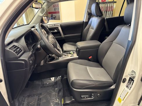 Used 2022 Toyota 4Runner SR5 Premium image 29