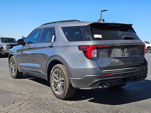 New 2026 Ford Explorer ST w/ Sun And Sound Package image 8