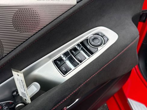 Used 2023 Chevrolet Corvette Stingray Premium Conv w/ Z51 Performance Package image 15