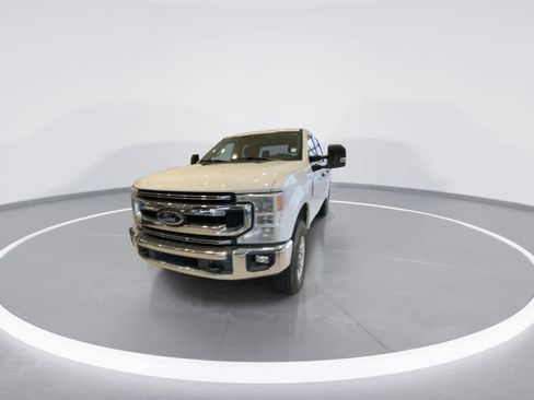 Used 2020 Ford F250 XLT w/ XLT Value Package image 4