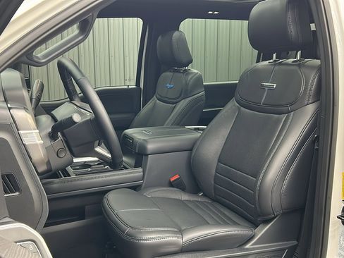 Used 2025 Ford F450 Platinum w/ FX4 Off-Road Package image 35