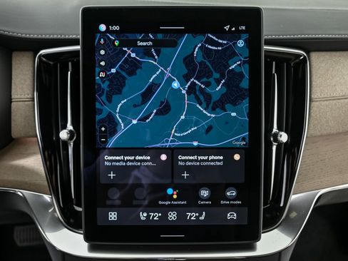 Used 2026 Volvo XC90 B6 Plus w/ Protection Package Premier image 16