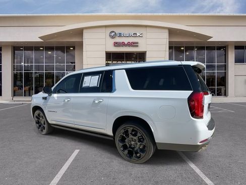 Certified 2026 GMC Yukon XL Denali w/ Denali Reserve Package AWD/4WD image 10