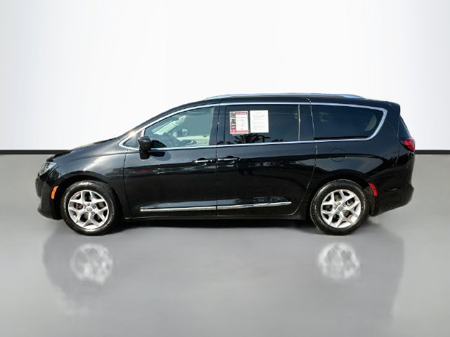 Used 2018 Chrysler Pacifica Touring-L w/ Tire & Wheel Group FWD image 8