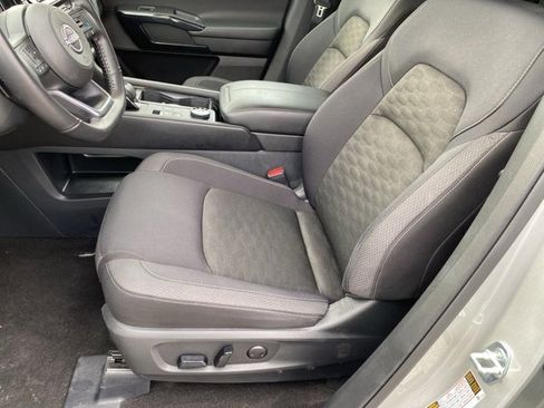 Used 2024 Nissan Pathfinder SV image 16