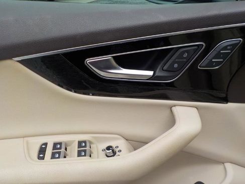 Used 2019 Audi Q7 3.0T Premium Plus w/ Premium Plus Package image 11