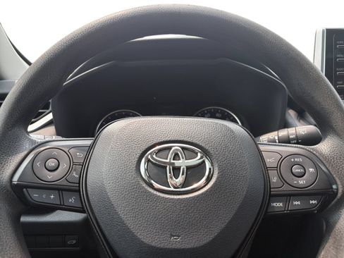 Used 2021 Toyota RAV4 XLE w/ Convenience Package AWD/4WD image 18