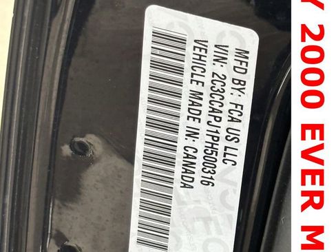 Used 2023 Chrysler 300 C image 25