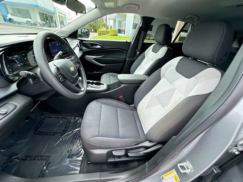 Certified 2024 Chevrolet Trax LS w/ LS Convenience Package FWD image 19