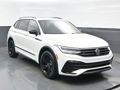 Used 2023 Volkswagen Tiguan SE R-Line FWD image 8