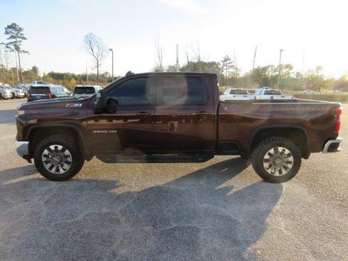 Used 2024 Chevrolet Silverado 2500 LT image 8