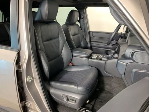 Used 2024 Toyota Land Cruiser image 39