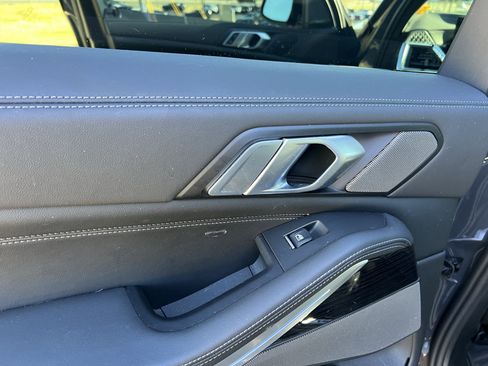 Used 2026 BMW X5 xDrive50e w/ M Sport Package image 30