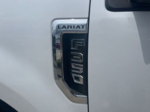 Used 2017 Ford F350 Lariat w/ Lariat Value Package AWD/4WD image 5