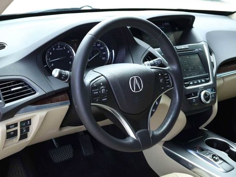 Used 2017 Acura MDX SH-AWD image 2