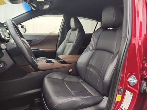 Used 2021 Toyota Venza XLE w/ Softex Package image 13