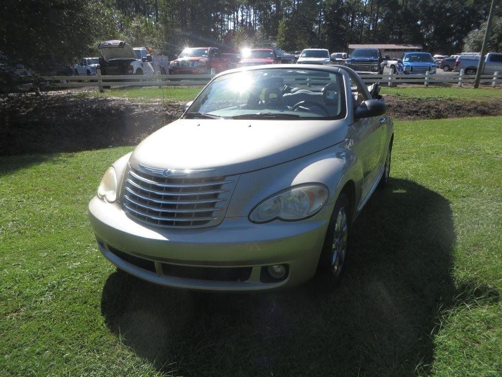 Used 2006 Chrysler PT Cruiser Touring FWD image 2