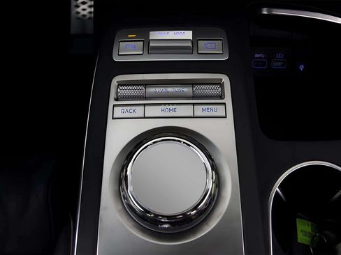 Used 2025 Genesis GV70 3.5T Sport w/ Sport Advanced Package AWD/4WD image 16