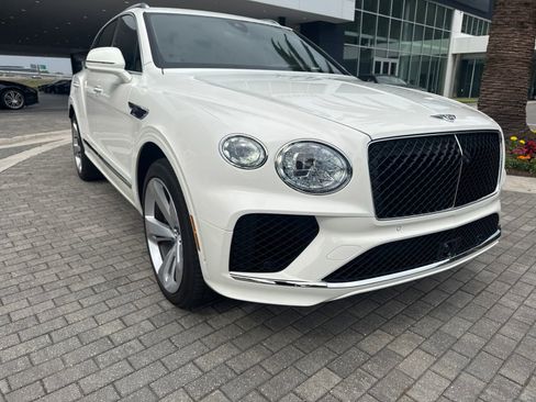 Used 2025 Bentley Bentayga AWD/4WD image 43