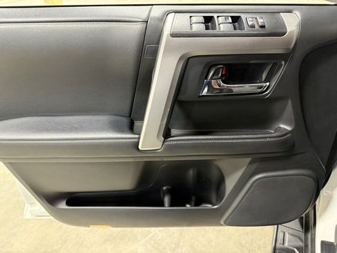 Used 2020 Toyota 4Runner SR5 image 7