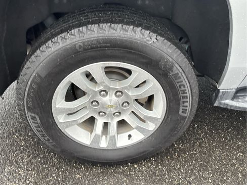 Used 2020 Chevrolet Suburban LT image 37