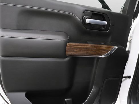 Used 2021 Chevrolet Silverado 1500 High Country w/ Technology Package image 26