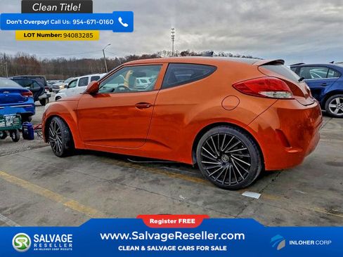 Used 2012 Hyundai Veloster w/ Style Pkg image 3
