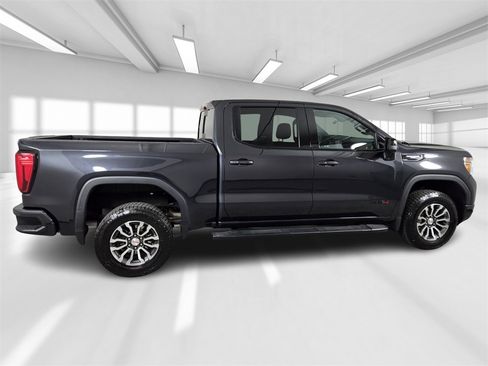 Used 2020 GMC Sierra 1500 AT4 w/ Off-Road Performance Package image 8