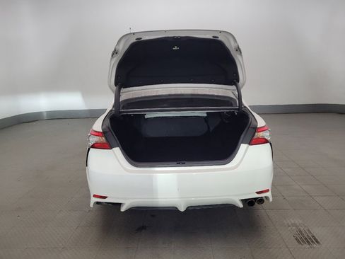 Used 2018 Toyota Camry SE w/ Convenience Package FWD image 29