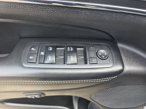 Used 2017 Jeep Grand Cherokee Limited AWD/4WD image 14
