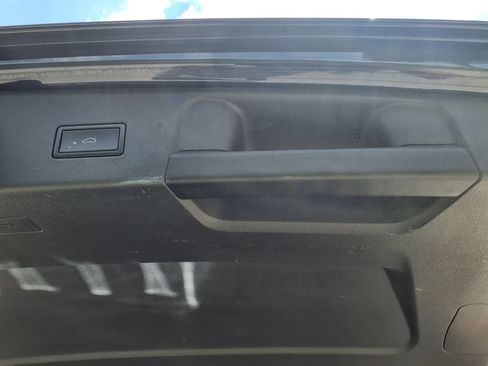 Used 2019 Volkswagen Atlas SEL R-Line FWD image 14