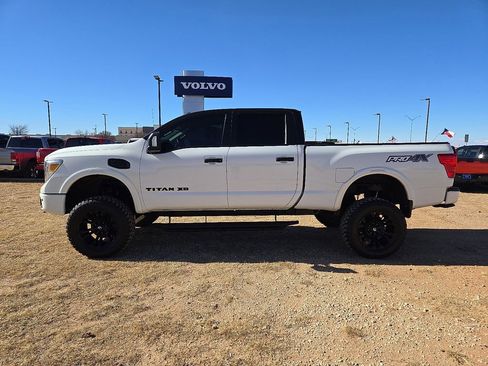 Used 2019 Nissan Titan PRO-4X w/ Pro-4x Convenience Package image 2