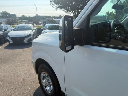 Used 2018 Nissan NV 3500 SL RWD image 44