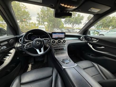 Used 2022 Mercedes-Benz GLC 300 4MATIC w/ Multimedia Package Lite image 21