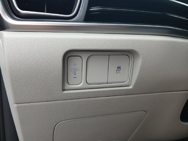 Certified 2024 Kia Sorento S FWD image 30