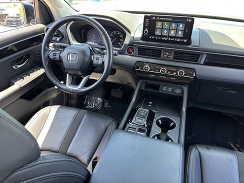 Certified 2025 Honda Pilot EX-L image 12