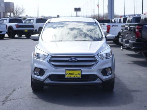 Used 2019 Ford Escape SE image 3